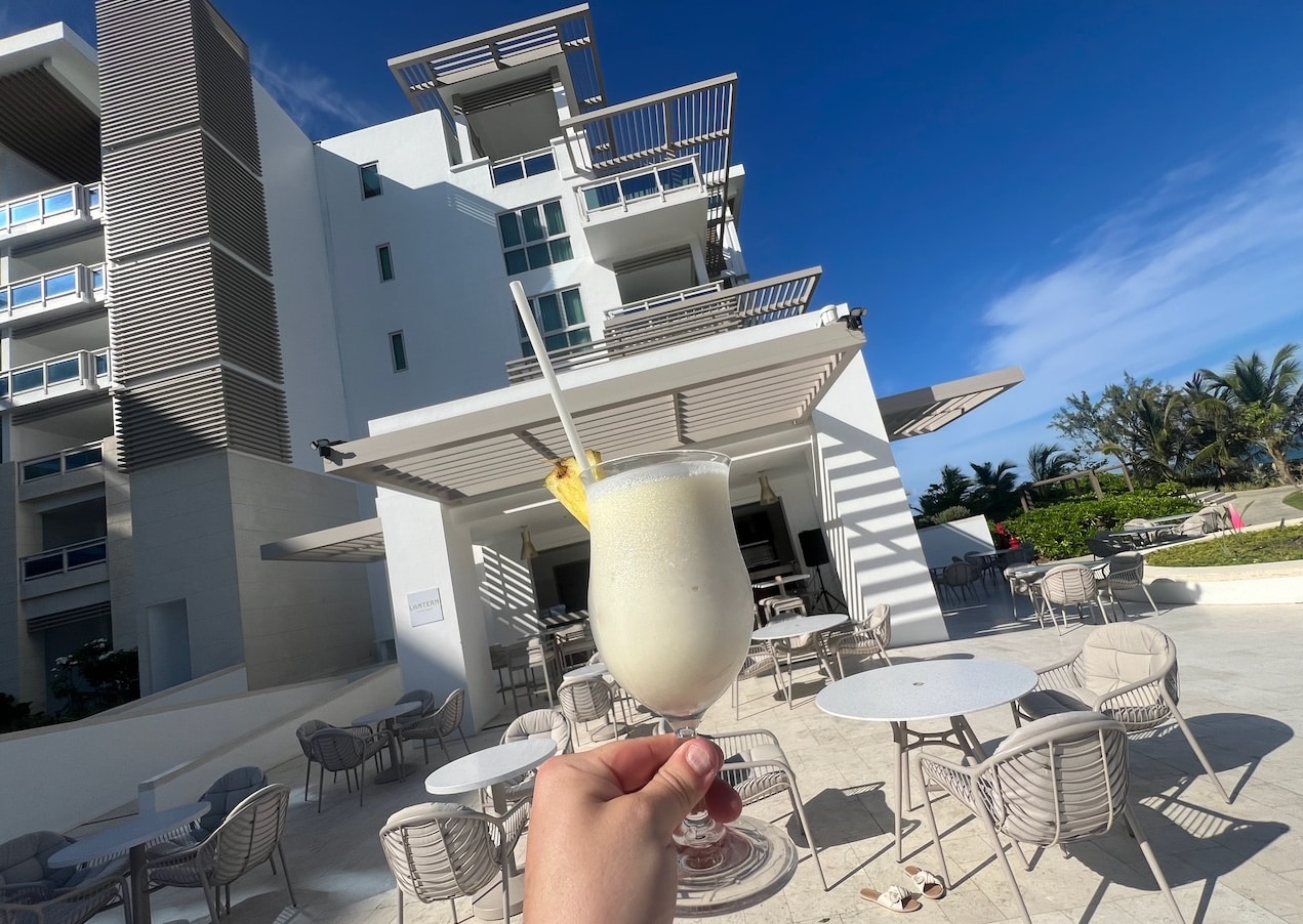 Enjoy classic tropical cocktails at Lantern Pool Bar.