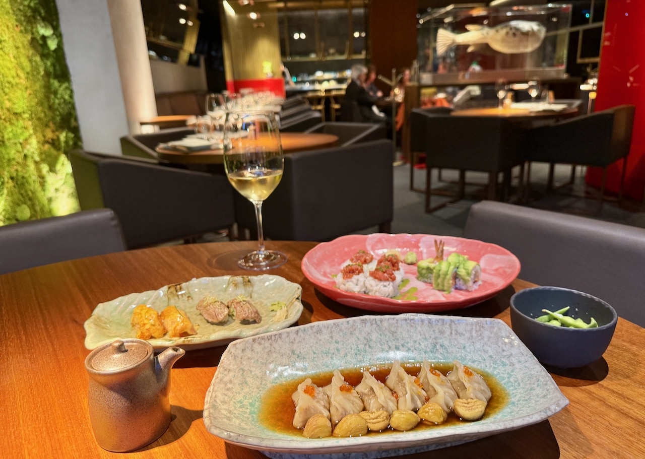 Bilbao's best Japanese restaurant, 99 Sushi Bar, is located inside the Hotel Ercilla.