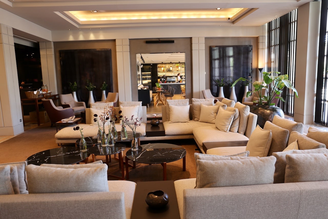 Hotel Arts Barcelona lobby.