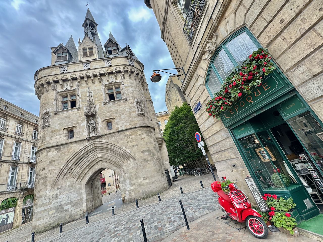 Porte Cailhau is the city's original gate.