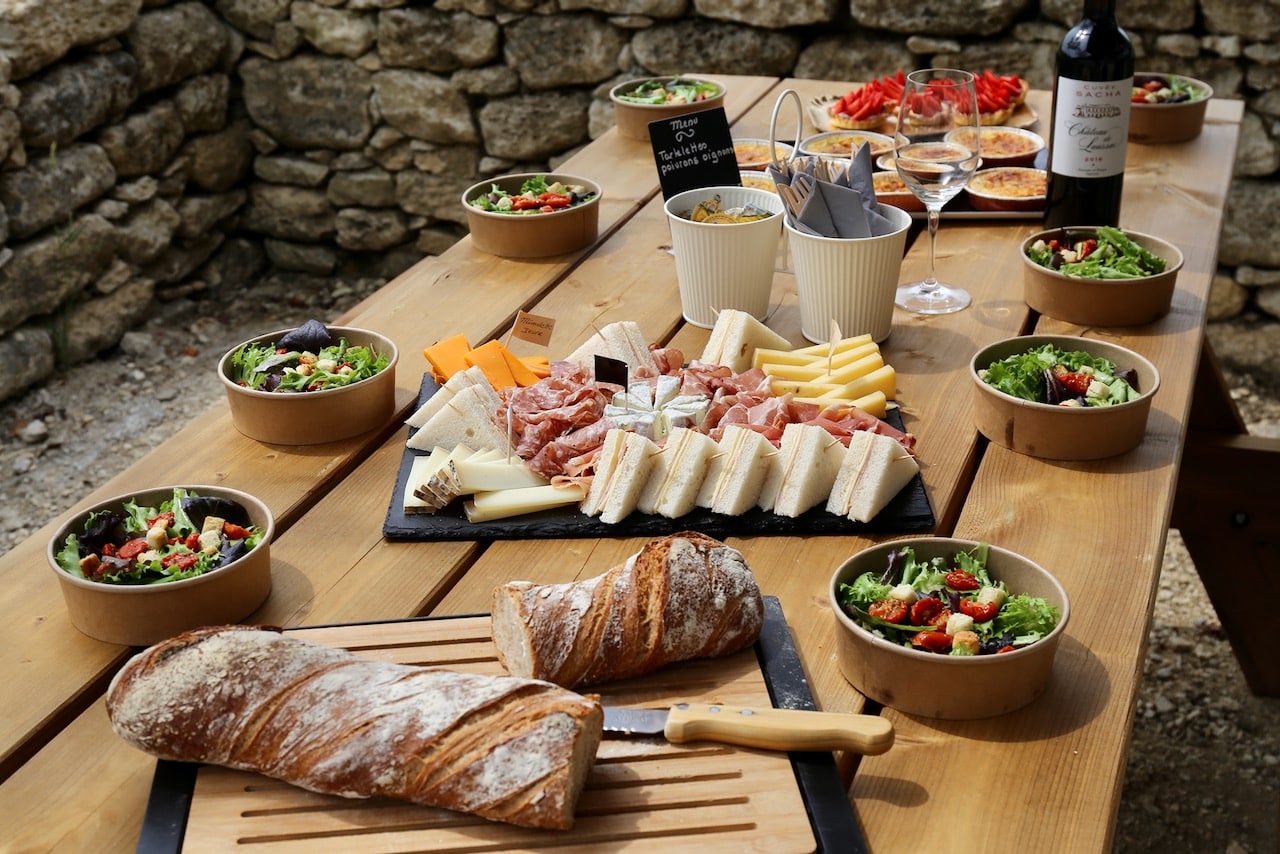 Bordeaux Wine Trails full day tour features a delicious picnic lunch featuring quiche, salad, sandwiches and cheese.