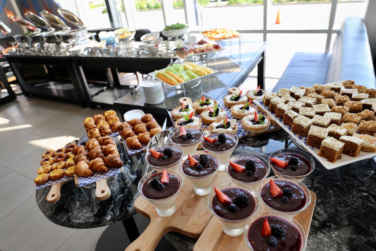 Looking for Thunder Bay Restaurants serving weekend brunch? The best Sunday buffet is Anchor & Ore at the Delta Hotel.