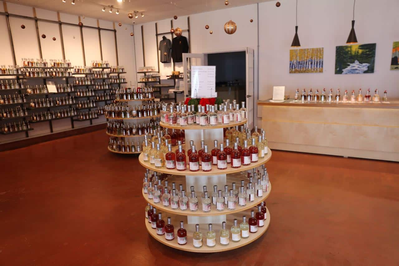 Sip small-batch gins and fruit liqueurs at Distillerie Cap-Chat.
