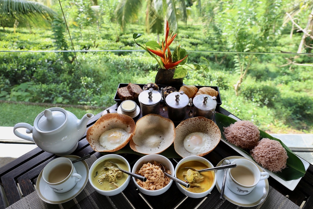 Enjoy an authentic Sri Lanka breakfast at Kahanda Kanda Galle.