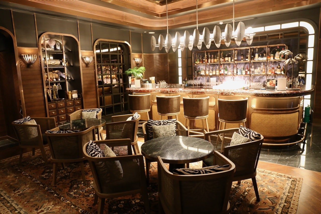 Rogues is the hotel's chic cocktail bar featuring live jazz entertainment. 